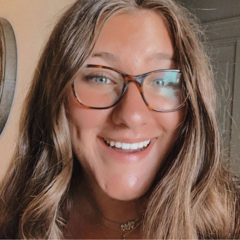 Meet your Posher, Alyssa